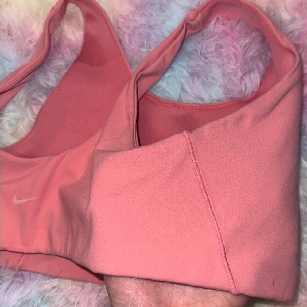 Nike pink sports bra - Picture 3 of 5